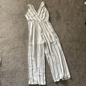 Jumpsuit XS fits very nice to dress up or down